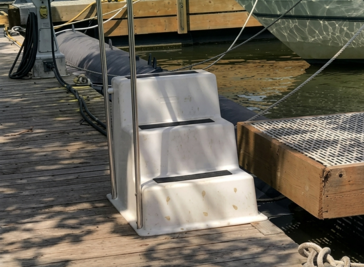 Unattached Dangerous Step Stools (1)